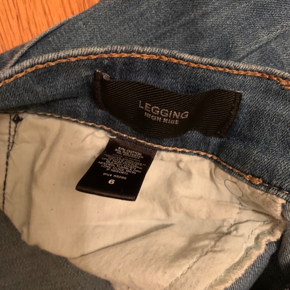 Express High Rise Ripped Jeans - Picture 4 of 4